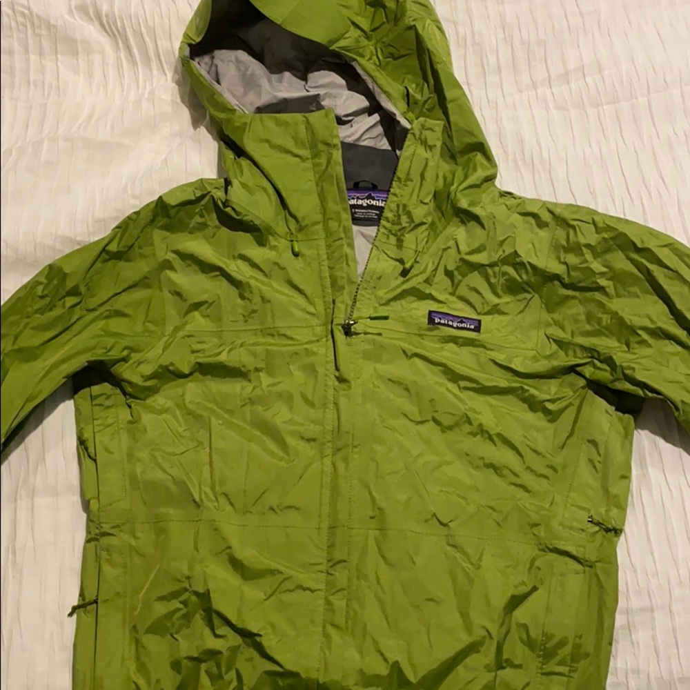 Patagonia windbreaker rain coat